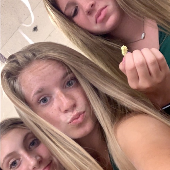 Meet your Posher, Elisabeth - Picture 1 of 1